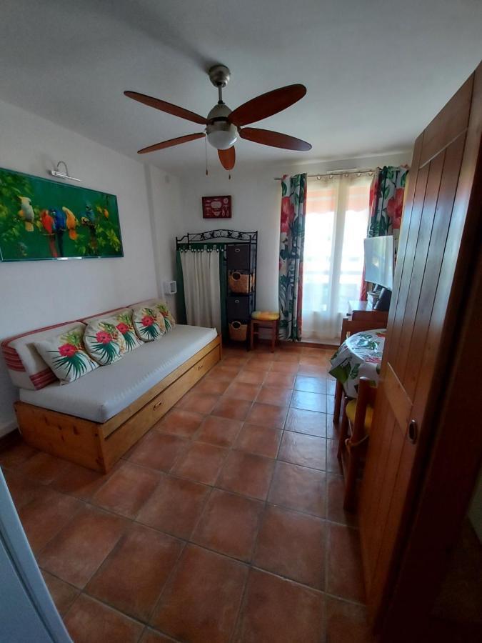 Appartement T2-CLIM-WIFI-GARAGE 2,30 x 4,95 à LA FAVIERE à Bormes-les-Mimosas Extérieur photo